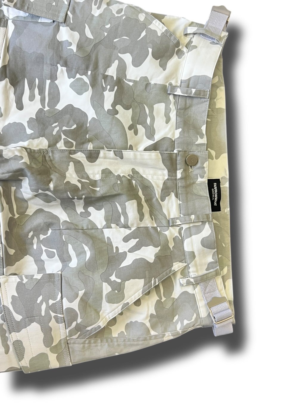 Far from What camo kalhoty