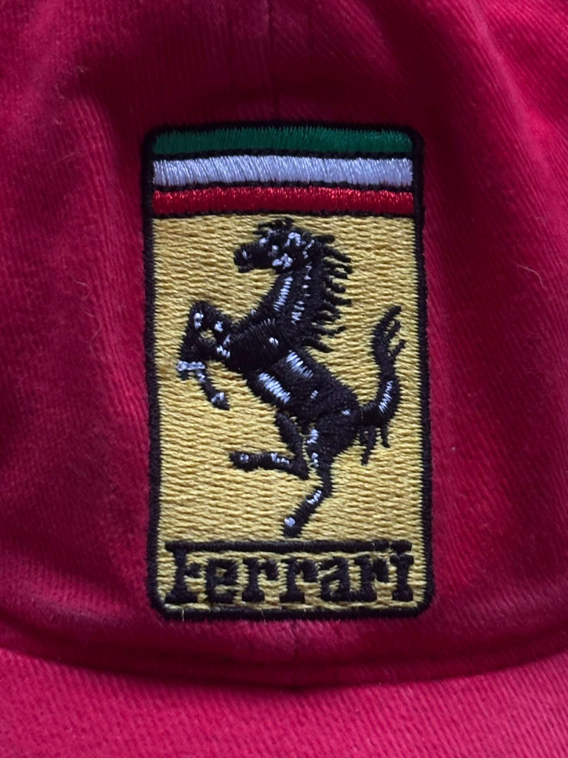 Y2K Ferrari kšiltovka