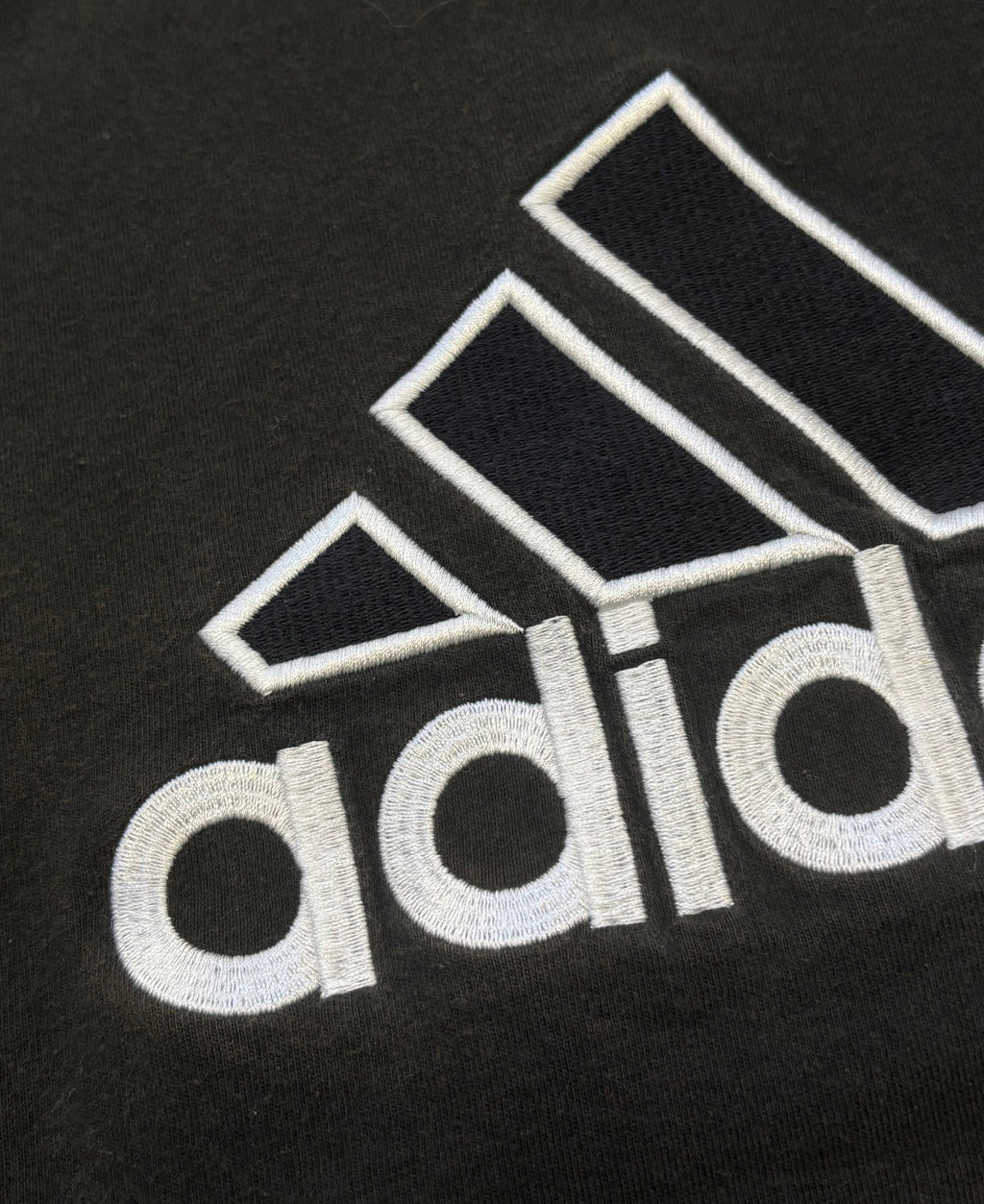 Vintage 90s baggy adidas washed tričko