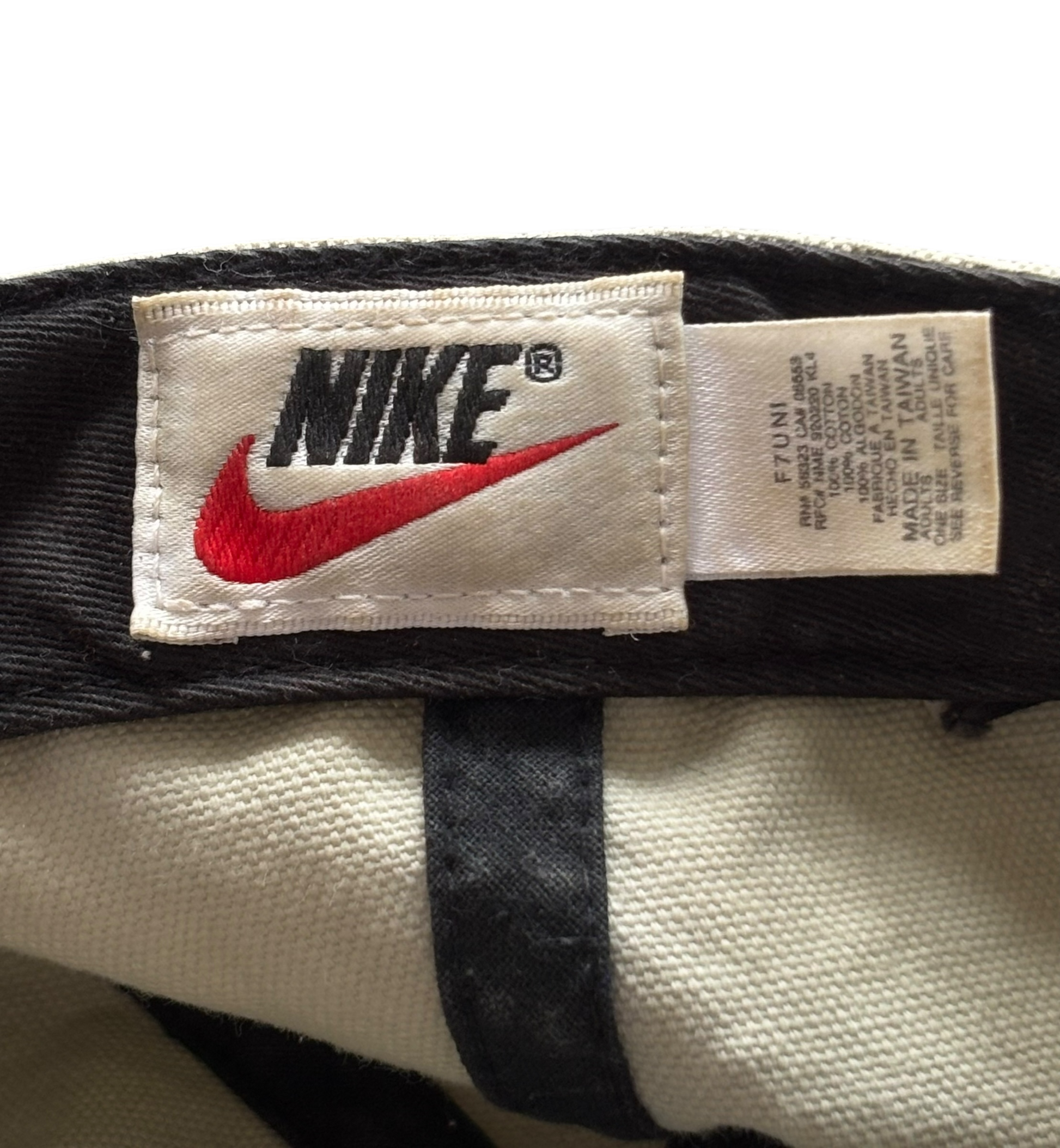 Vintage 90s Nike kšiltovka