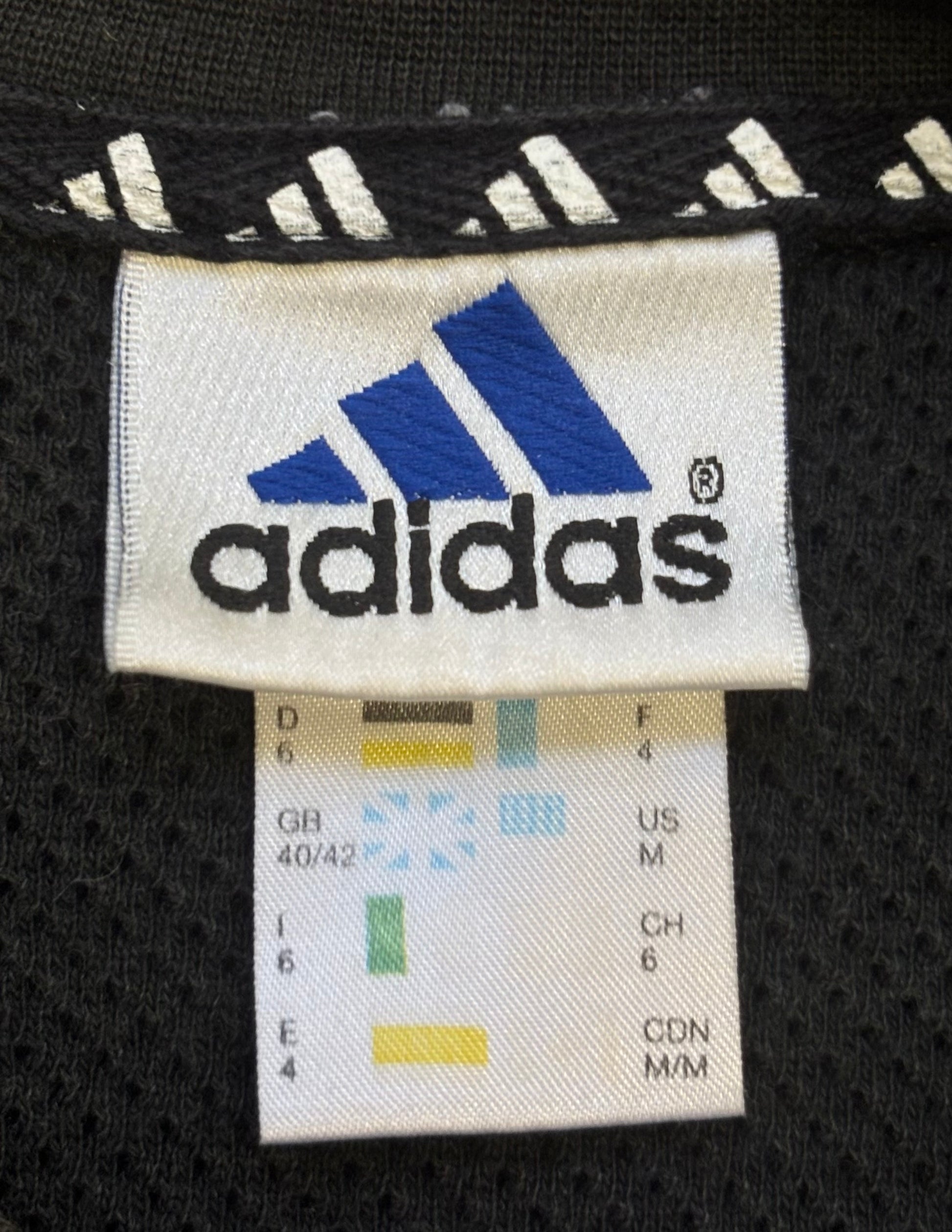 Vintage 90s baggy adidas washed tričko