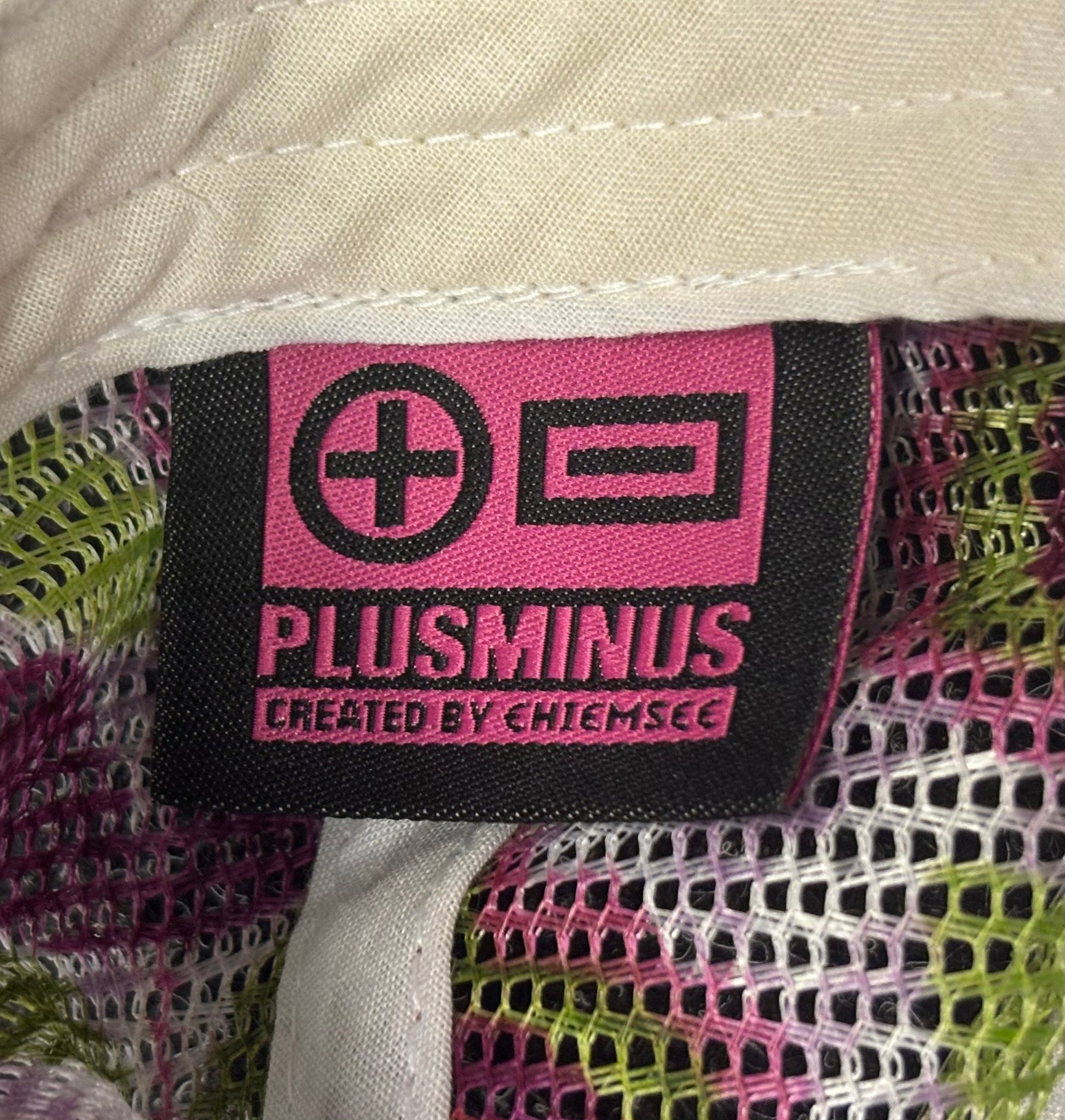 Vintage Y2K Plusminus stitched kšiltovka