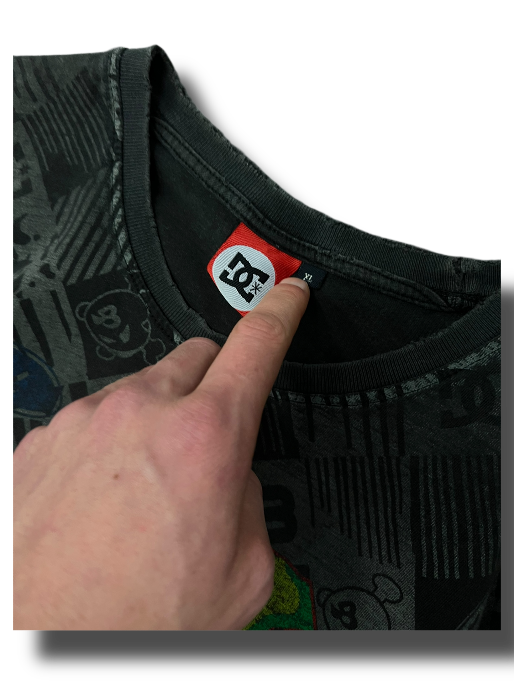 Vintage rare graphic Monster x DC shoes triko